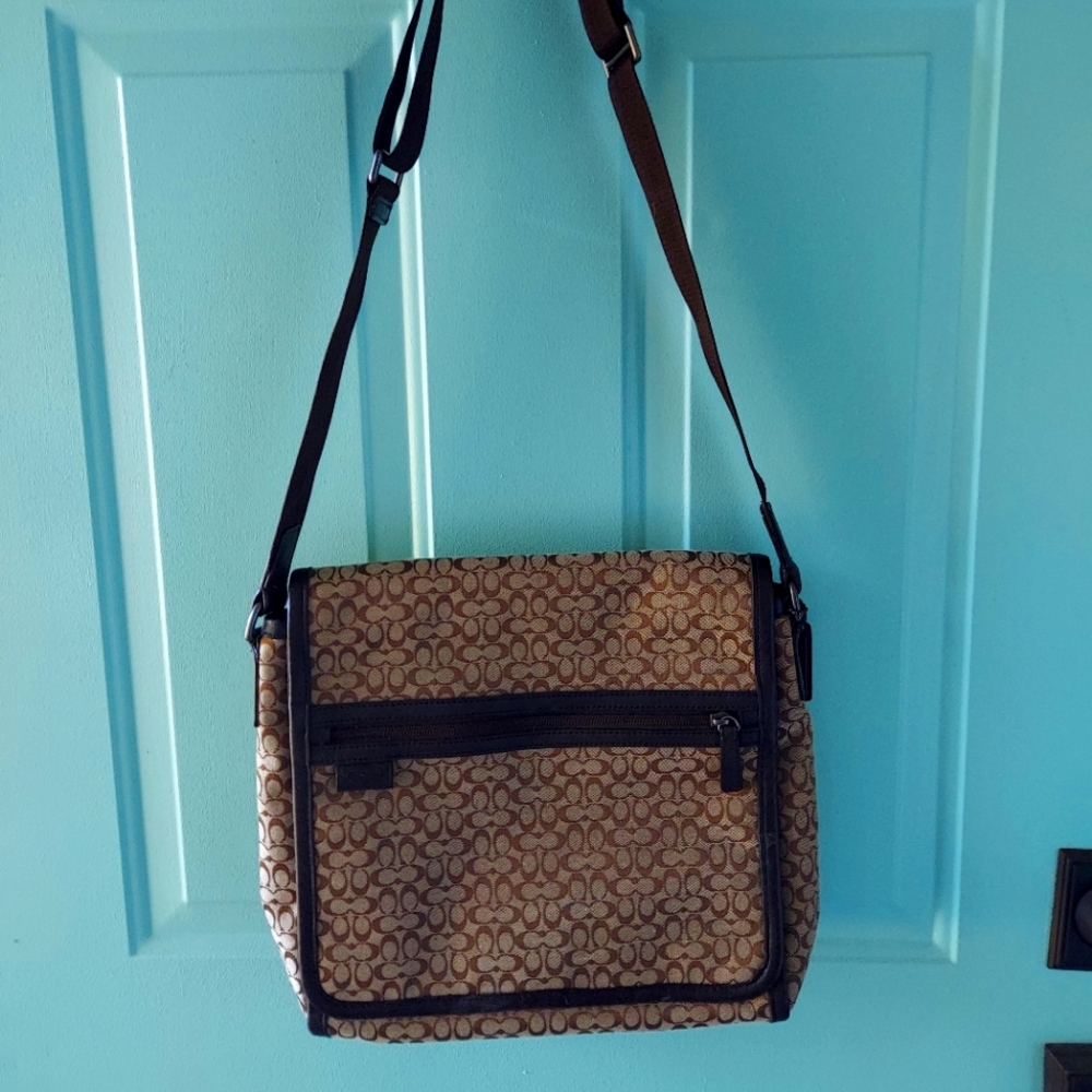 Coach messenger bag VGC